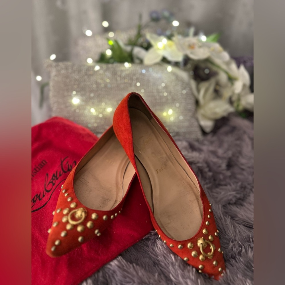 CHRISTIAN LOUBOUTIN Authentic Red Suede with Gold Hardware Door Knock Flats sz38